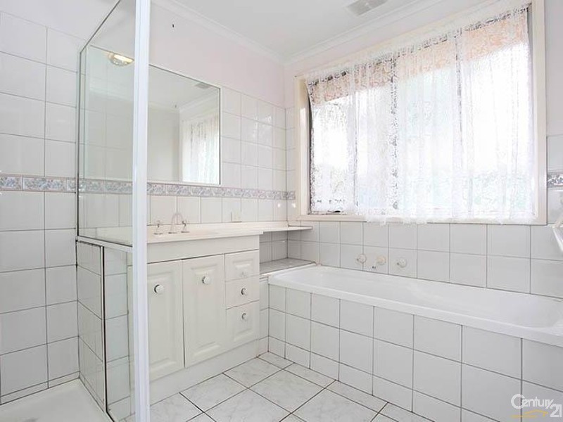 8 Gatum Court, Frankston VIC 3199