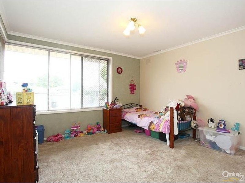 8 Gatum Court, Frankston VIC 3199