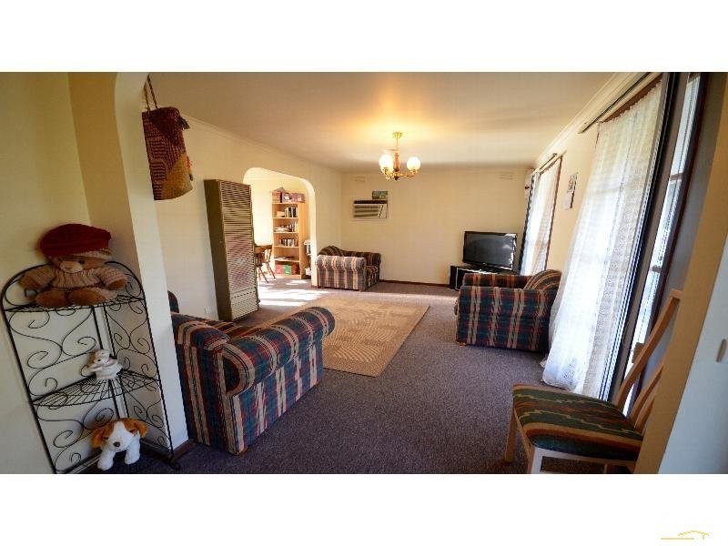 87 Paddington Ave, Carrum Downs VIC 3201