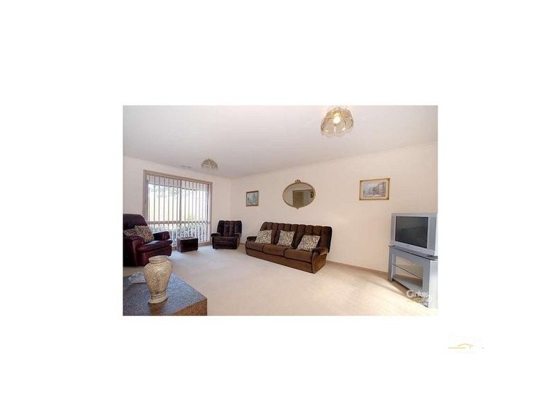 2/11 Flinders Street, Noble Park VIC 3174