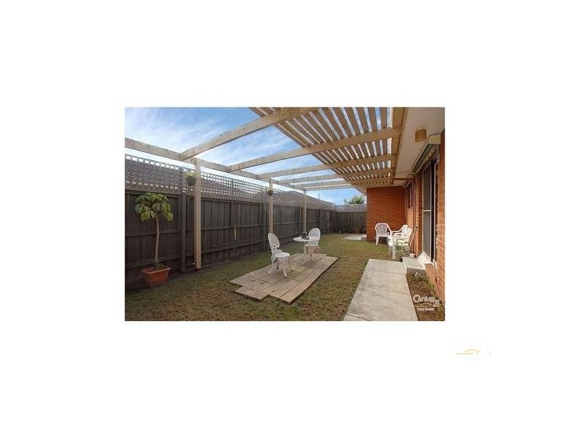 2/11 Flinders Street, Noble Park VIC 3174