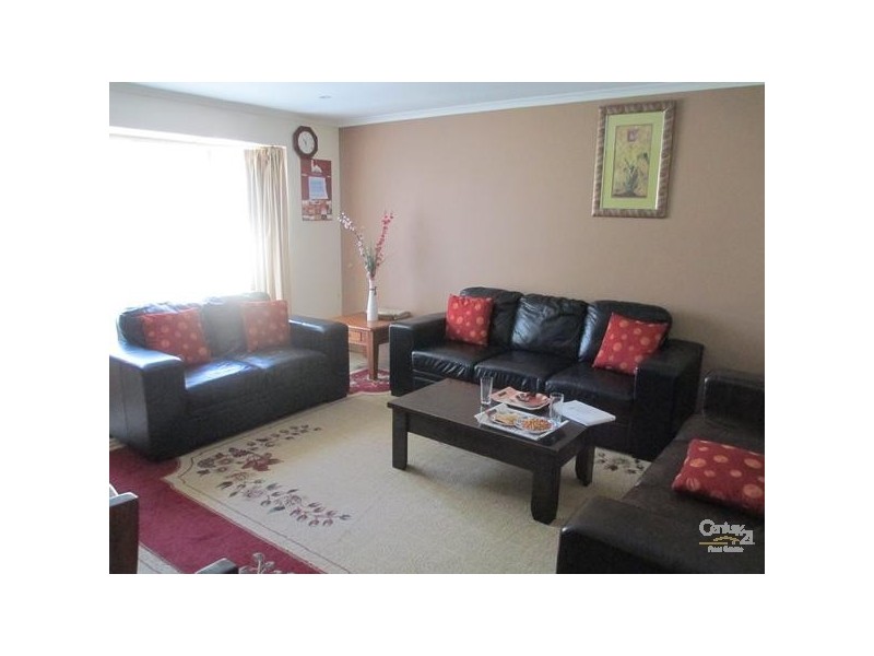 8 Dalry, Endeavour Hills VIC 3802