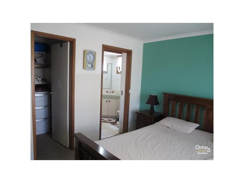 8 Dalry, Endeavour Hills VIC 3802