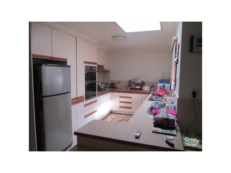 8 Dalry, Endeavour Hills VIC 3802