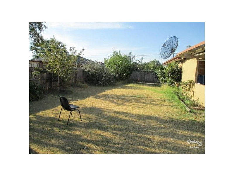 8 Dalry, Endeavour Hills VIC 3802