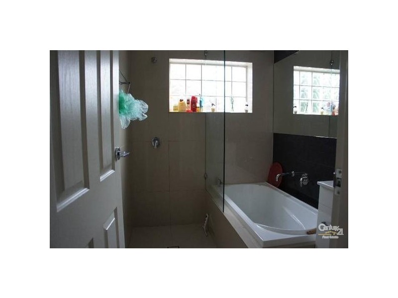 1/490 Haughton Road, Clayton South VIC 3169