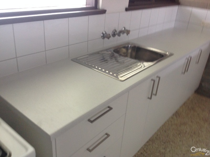 2/9 Henderson Road, Keysborough VIC 3173