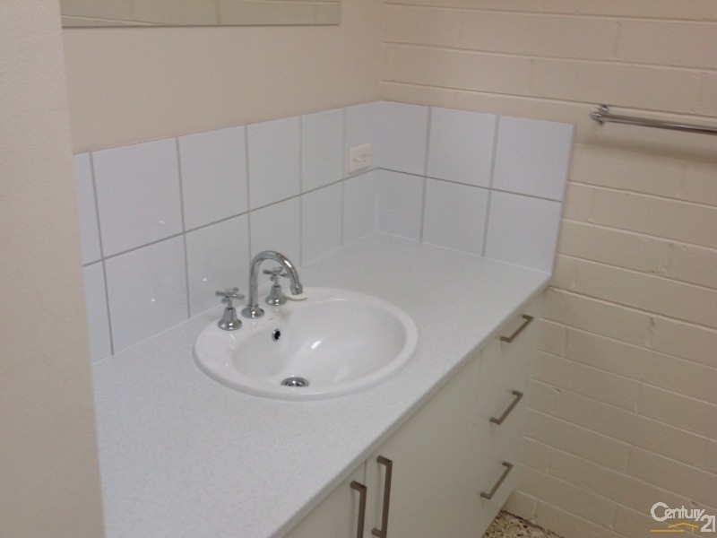 2/9 Henderson Road, Keysborough VIC 3173