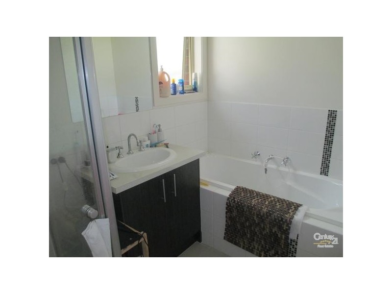 3/6 Wall Street, Noble Park VIC 3174