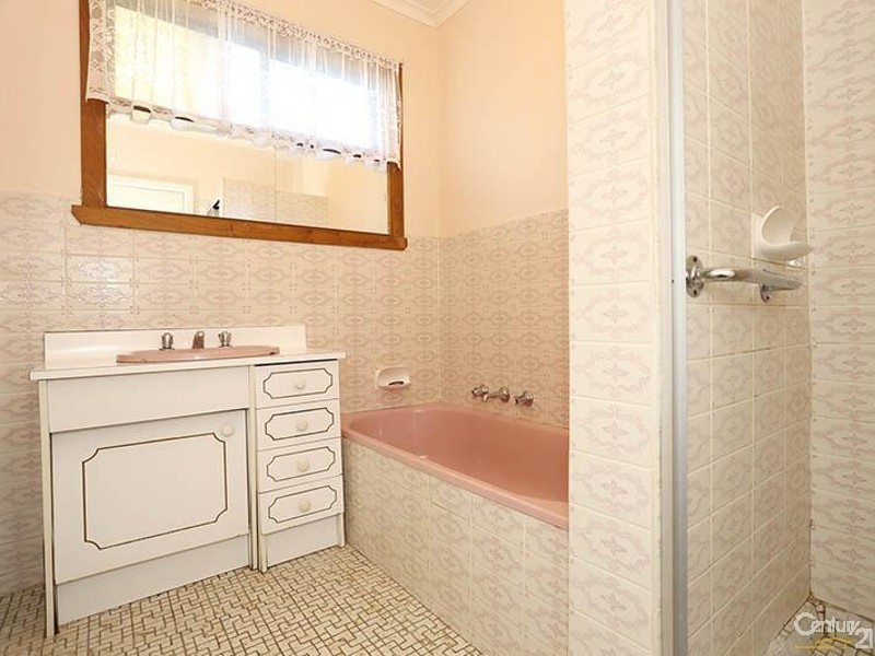 6  Haresta Ave, Dandenong VIC 3175