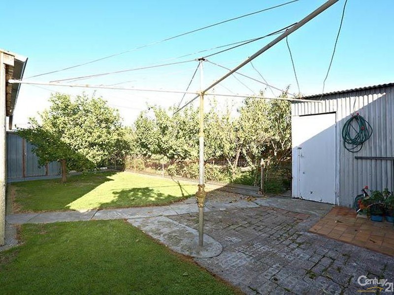 6  Haresta Ave, Dandenong VIC 3175