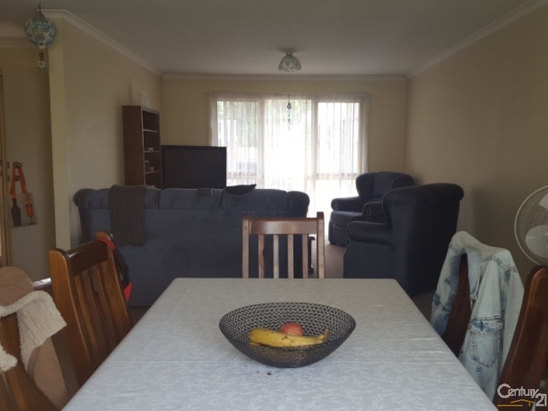 2/177 Kingsclere Avenue, Keysborough VIC 3173