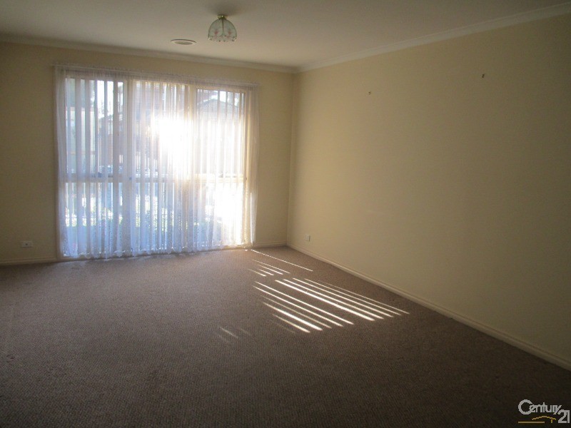 2/177 Kingsclere Avenue, Keysborough VIC 3173