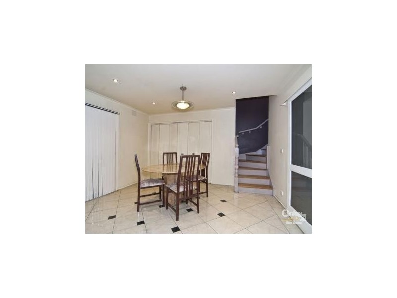 15 Stradbroke Court, Noble Park North VIC 3174