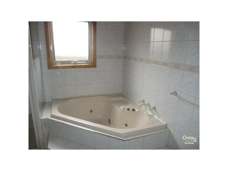 2 Simpson Street, Noble Park VIC 3174