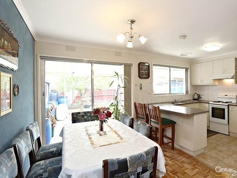 19 Elmbank Drive, Keysborough VIC 3173