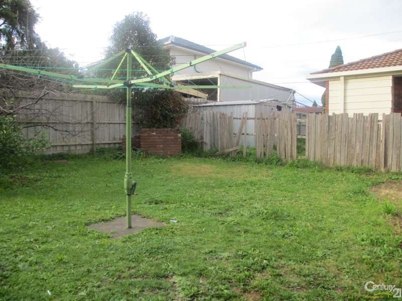 35 Eagle Drive, Noble Park North VIC 3174