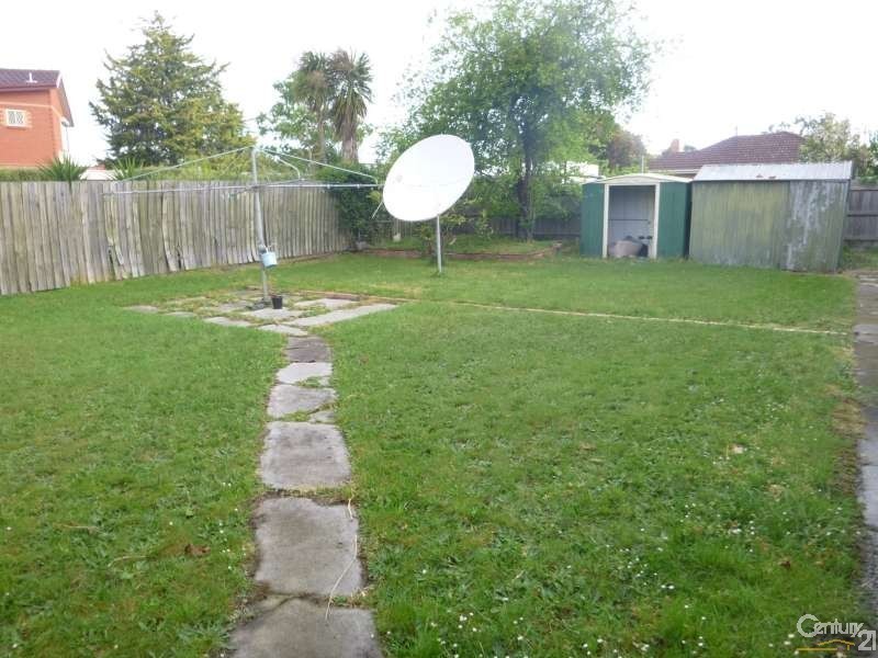 14 Glendale Road, Springvale VIC 3171