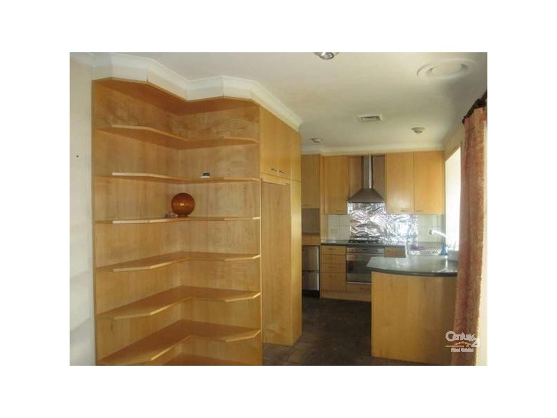 8 Desla Court, Noble Park VIC 3174