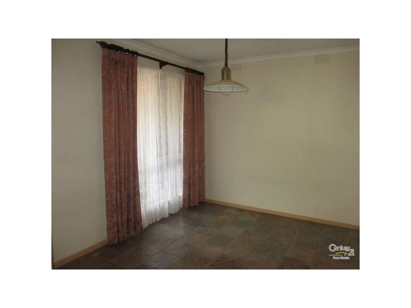 8 Desla Court, Noble Park VIC 3174