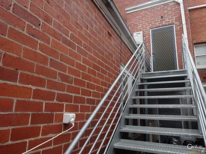 Rear/272 Como Parade West, Parkdale VIC 3195