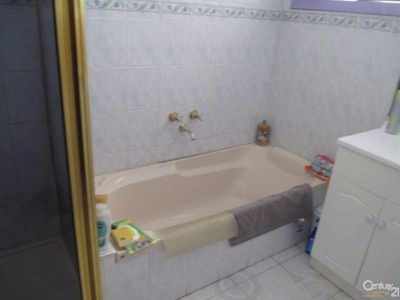 1 Waddington Crescent, Springvale South VIC 3172