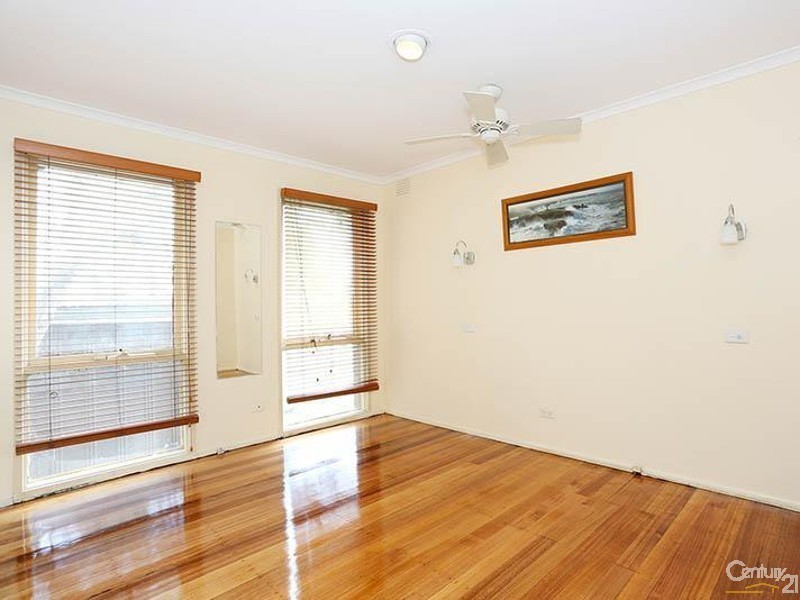 22 Robert Molyneux Avenue, Endeavour Hills VIC 3802