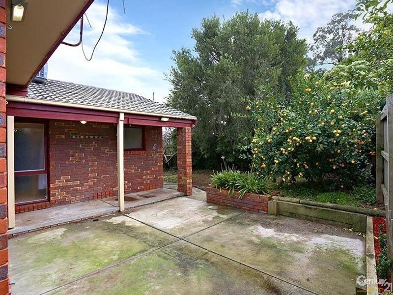 22 Robert Molyneux Avenue, Endeavour Hills VIC 3802