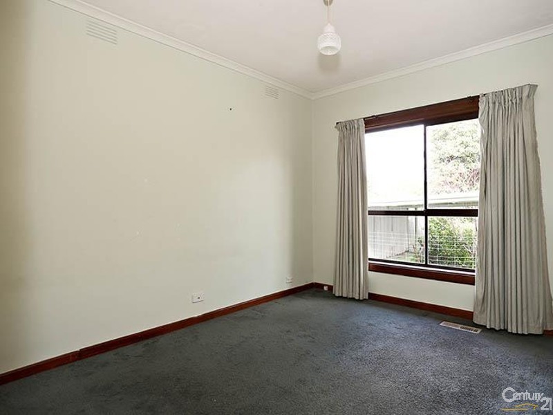 18 Loller Street, Springvale VIC 3171