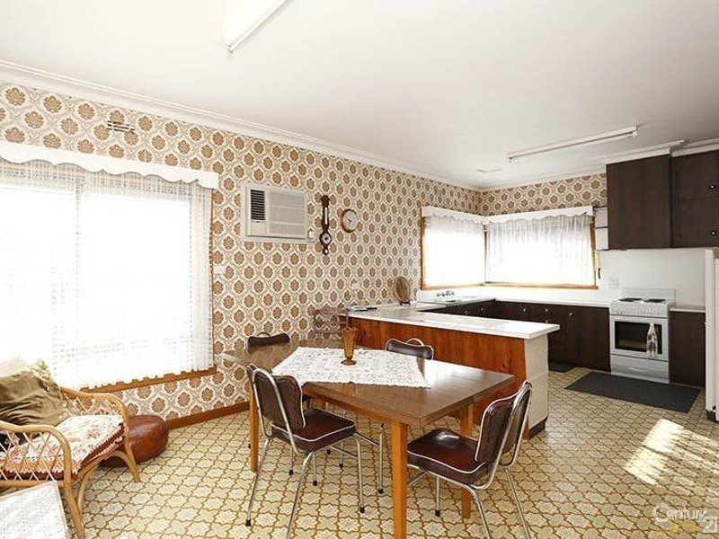 16 Hillcrest Grove, Springvale VIC 3171