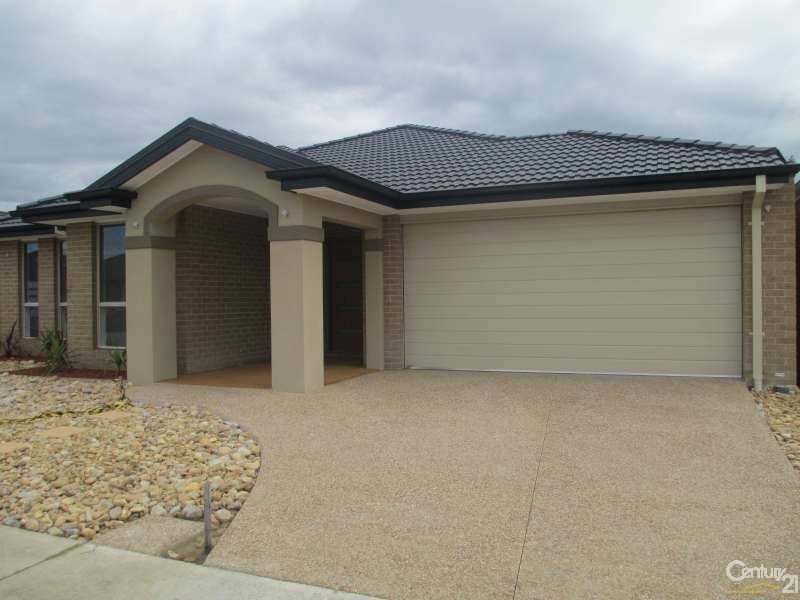 12 Eden Avenue, Skye VIC 3977