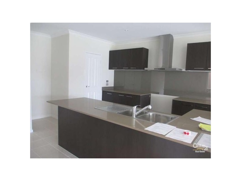 12 Eden Avenue, Skye VIC 3977