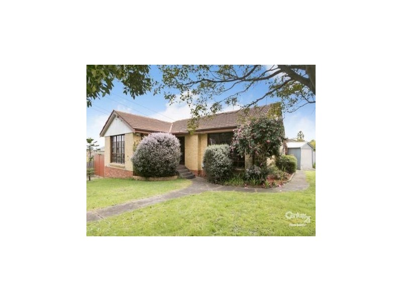 4 Heyington Crescent, Noble Park North VIC 3174