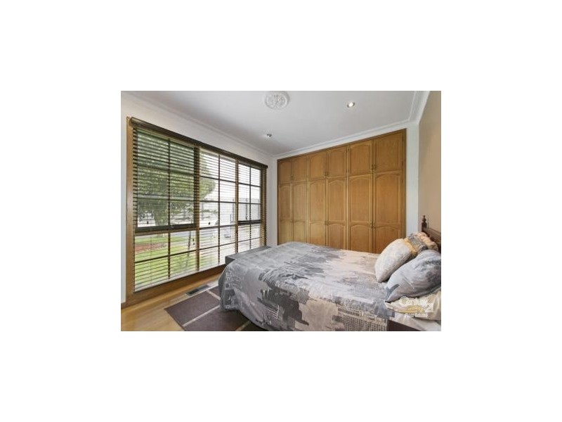 4 Heyington Crescent, Noble Park North VIC 3174