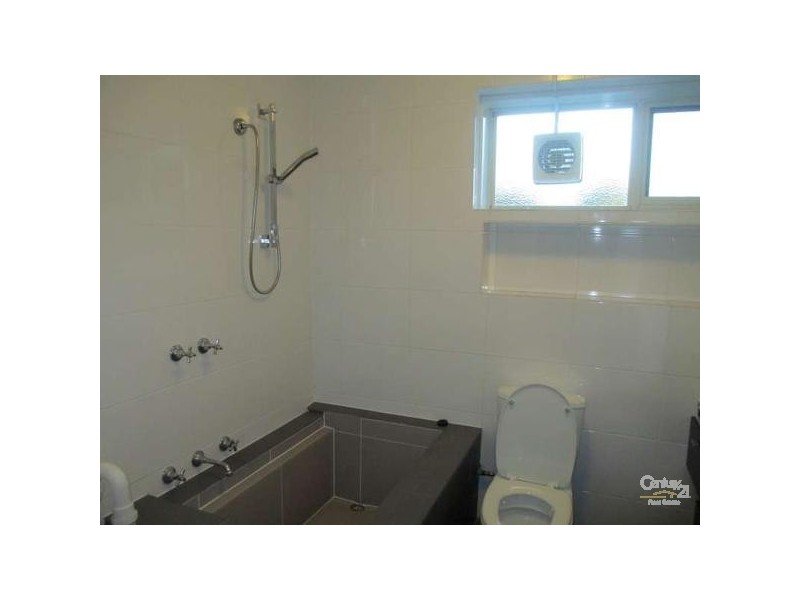 7/16 Close Avenue, Dandenong VIC 3175