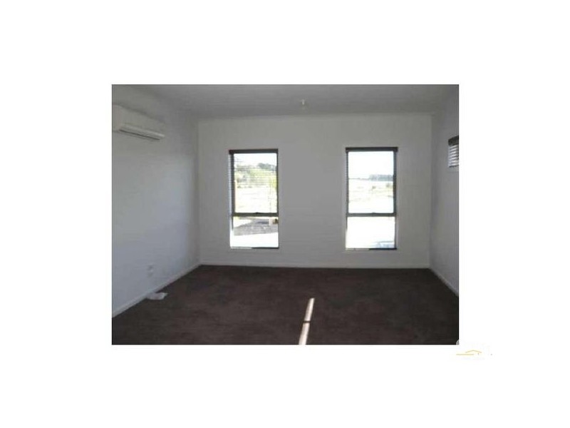 1/7 Roseville Crt, Berwick VIC 3806