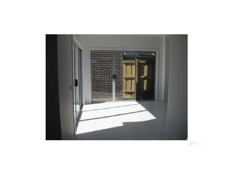 1/7 Roseville Crt, Berwick VIC 3806