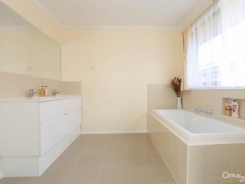 29 Jacinta Court, Doveton VIC 3177