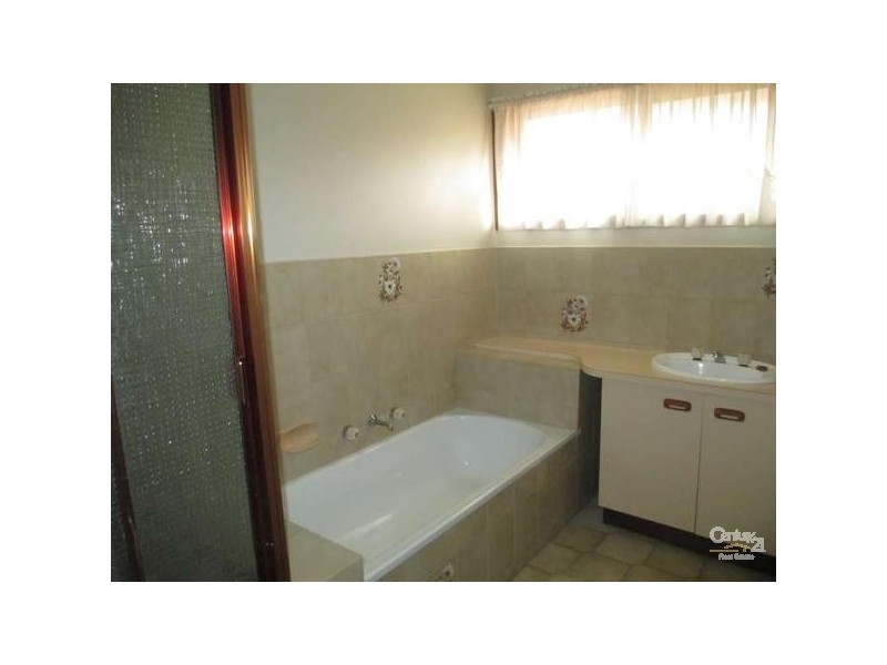 15 McKeon Circut, Dandenong North VIC 3175