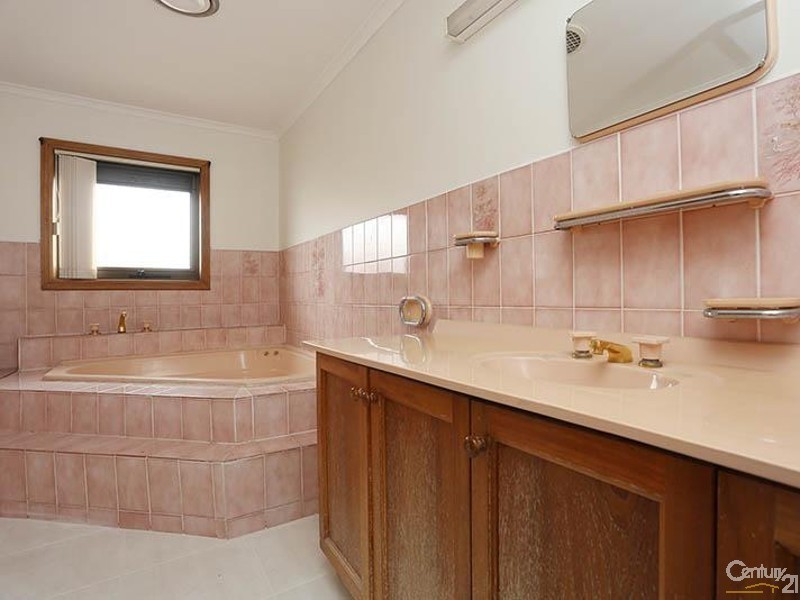 1 Riddell Street, Dandenong North VIC 3175