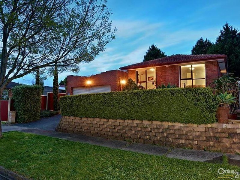 1 Debbie Court, Doveton VIC 3177