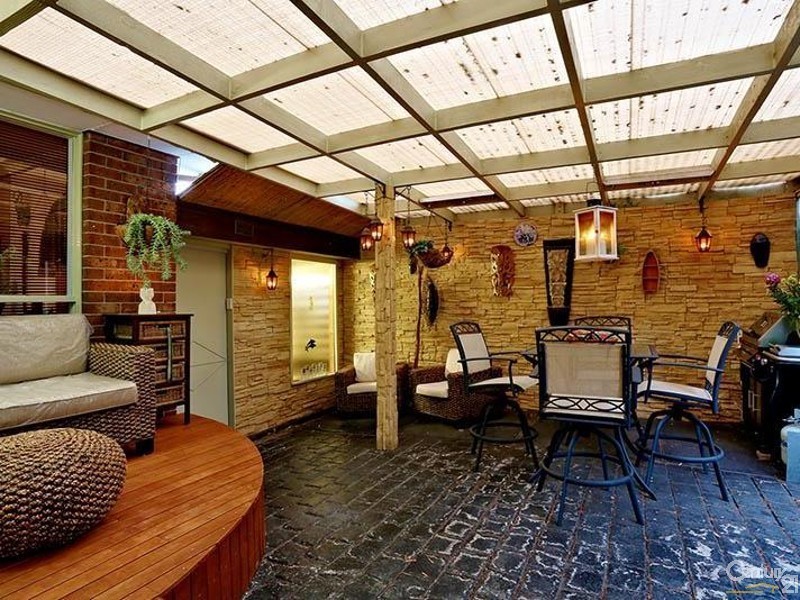 1 Debbie Court, Doveton VIC 3177