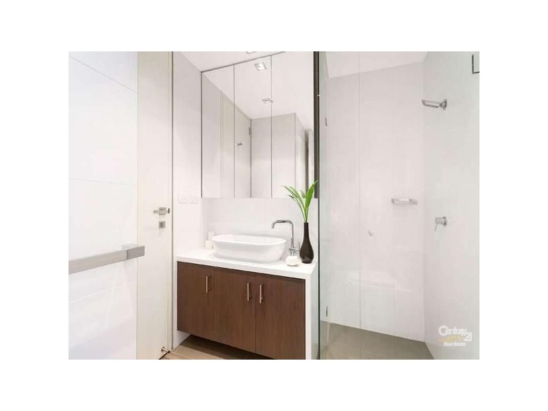 6/10 Docker Street, Elwood VIC 3184