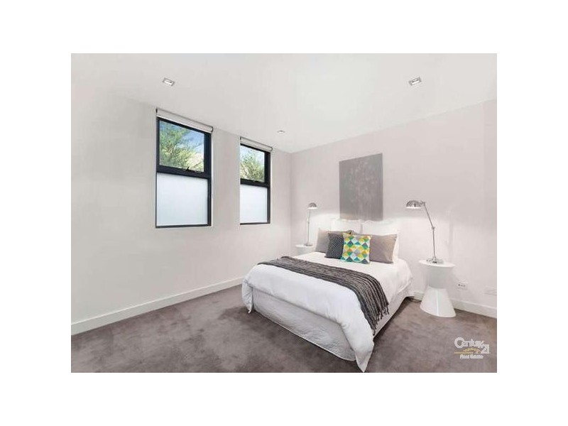 6/10 Docker Street, Elwood VIC 3184