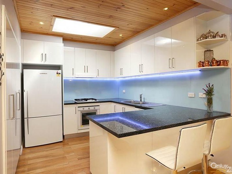 2/15 Regent Ave, Springvale VIC 3171