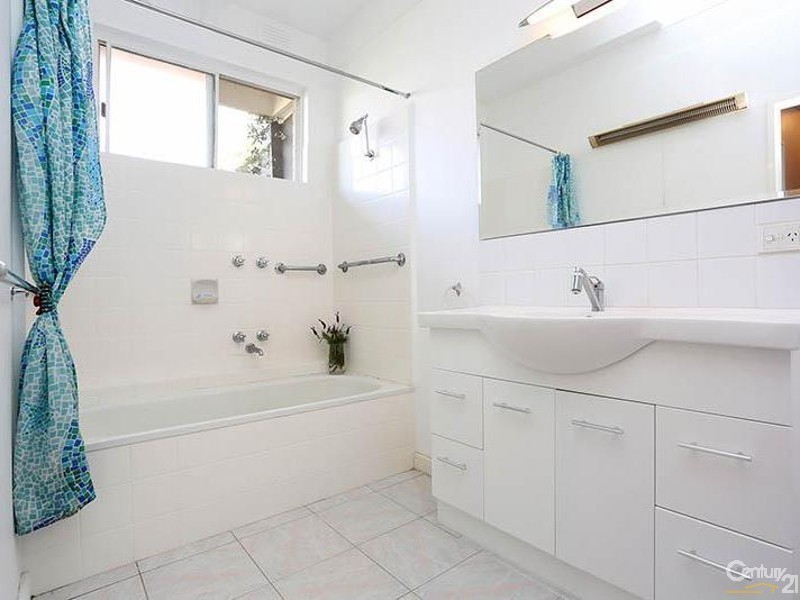 2/15 Regent Ave, Springvale VIC 3171