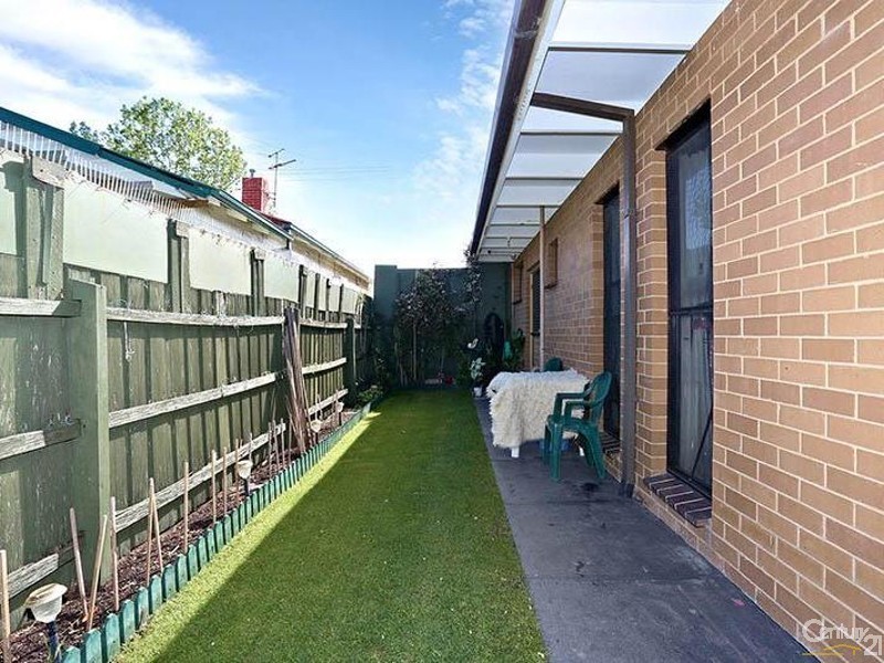 2/15 Regent Ave, Springvale VIC 3171
