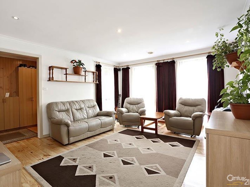 24 Newman Ave, Noble Park VIC 3174