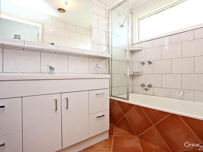 24 Newman Ave, Noble Park VIC 3174