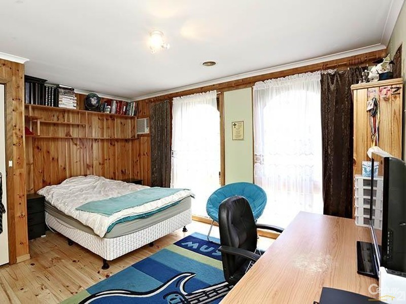 24 Newman Ave, Noble Park VIC 3174